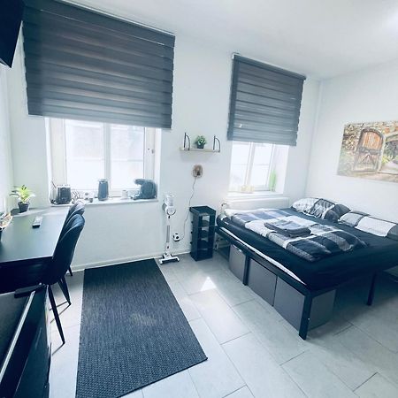 Traumhaftes 1-Zi Apartment Mit Gartennutzung Naehe Krefeld Hbf Exteriör bild